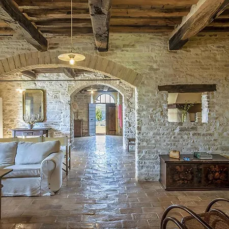 Checello In Holiday home *