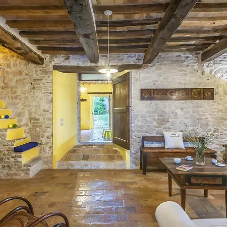 Checello In Holiday home *